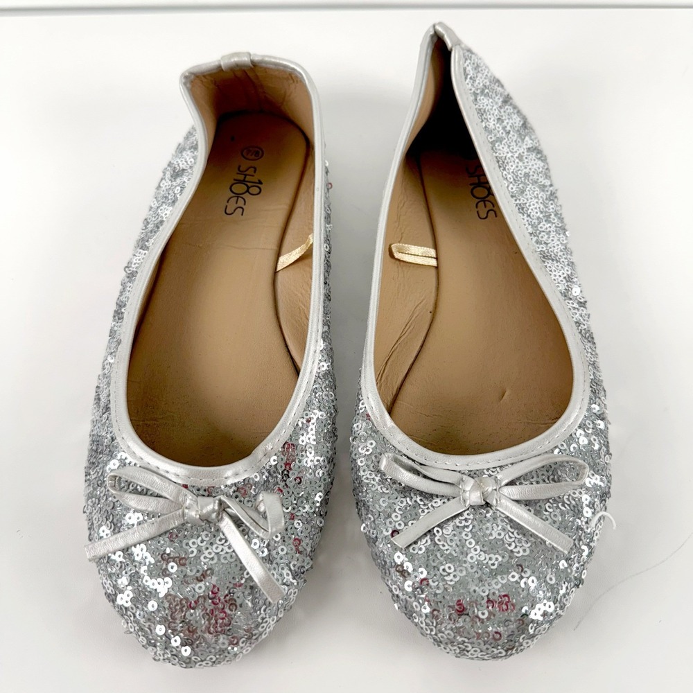 Womens 7/8 Shoes Ballet Flats Silver Sequin Bow Accent Shimmer Party Evening